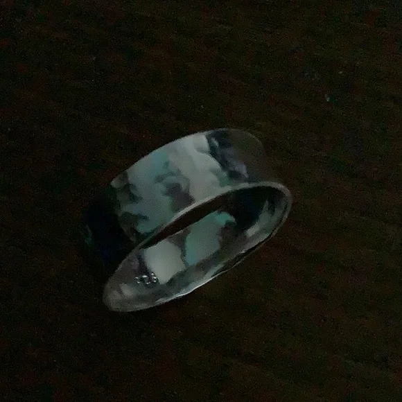 Hammered silver ring - Picture 3 of 3